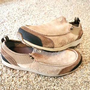 OluKai Slip On Size 10 Beige